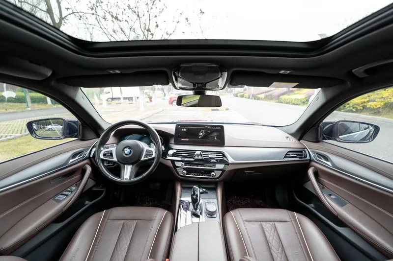 BMW 5 Series 2022 530Li Leading Type M Sports suit interior photo 10 BMW 5 Series 2022 530Li Leading Type M Sports suit interior photo 10