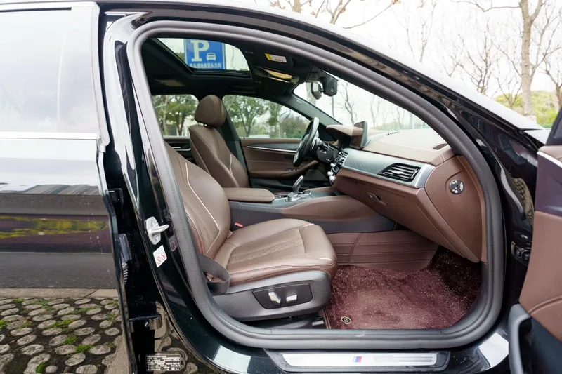 BMW 5 Series 2022 530Li Leading Type M Sports suit interior photo 12 BMW 5 Series 2022 530Li Leading Type M Sports suit interior photo 12
