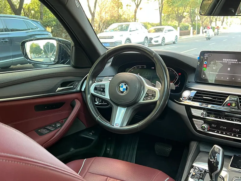 BMW 5 Series 2022 Reforma 530Li Líder M Conjunto deportivo interior foto 17 BMW 5 Series 2022 Reforma 530Li Líder M Conjunto deportivo interior foto 17