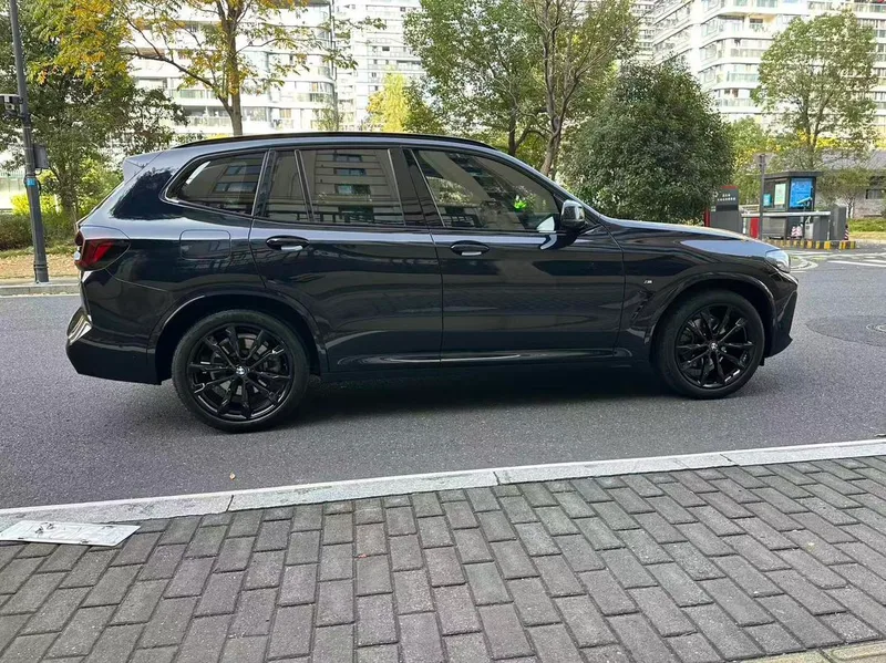 BMW X3 2022 Second change xDrive30i Premium Class M Obsidian Night Suit interior photo 14 BMW X3 2022 Second change xDrive30i Premium Class M Obsidian Night Suit interior photo 14