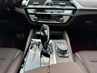 BMW 5 Series 2022 Segundo cambio 530Li Líder Traje de lujo interior foto 13 BMW 5 Series 2022 Segundo cambio 530Li Líder Traje de lujo interior foto 13