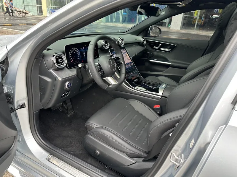 Mercedes-Benz C-Class 2024 C 260 L Sports version interior photo 19 Mercedes-Benz C-Class 2024 C 260 L Sports version interior photo 19