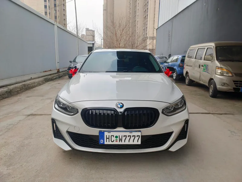 BMW 1 Series 2021 120i M Sports version exterior photo 2 BMW 1 Series 2021 120i M Sports version exterior photo 2