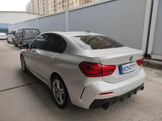 BMW 1 Series 2021 120i M Sports version interior photo 6 BMW 1 Series 2021 120i M Sports version interior photo 6