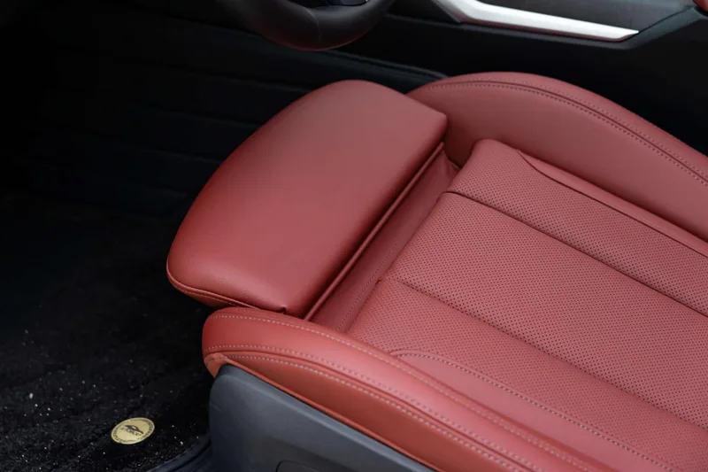 BMW 4 Series 2023 425i Gran Coupe M Sports suit interior photo 14 BMW 4 Series 2023 425i Gran Coupe M Sports suit interior photo 14