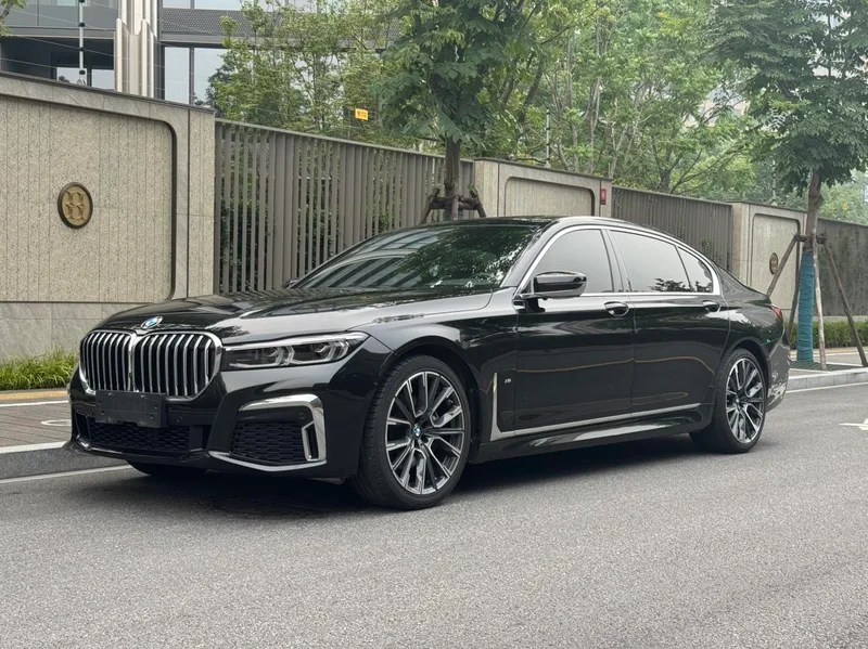 BMW 7 Series 2021 740Li Leading Type M Sports suit exterior photo 1 BMW 7 Series 2021 740Li Leading Type M Sports suit exterior photo 1
