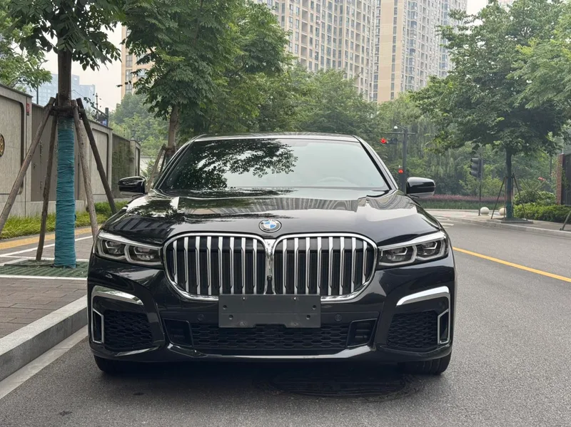 BMW 7 Series 2021 740Li Leading Type M Sports suit exterior photo 2 BMW 7 Series 2021 740Li Leading Type M Sports suit exterior photo 2