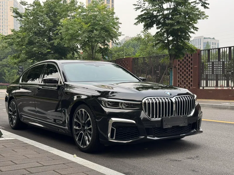 BMW 7 Series 2021 740Li Leading Type M Sports suit exterior photo 3 BMW 7 Series 2021 740Li Leading Type M Sports suit exterior photo 3
