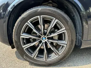 BMW X5 2022 xDrive 30Li Tipo de lujo M Conjunto deportivo interior foto 15 BMW X5 2022 xDrive 30Li Tipo de lujo M Conjunto deportivo interior foto 15