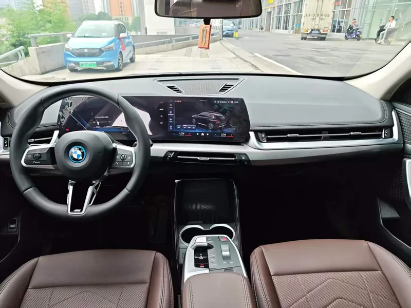 BMW iX1 2024 eDrive25L M Sports suit interior photo 11 BMW iX1 2024 eDrive25L M Sports suit interior photo 11