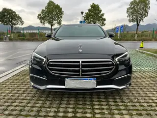 Mercedes-Benz E-Class 2023 E 260 L Coche exterior foto 2 Mercedes-Benz E-Class 2023 E 260 L Coche exterior foto 2