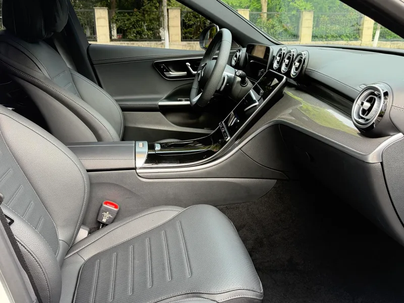 Mercedes-Benz C-Class 2025 C 260 L Sports version interior photo 12 Mercedes-Benz C-Class 2025 C 260 L Sports version interior photo 12