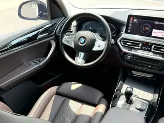 BMW X3 2022 Restyling xDrive25i M Sports suit interior photo 10 BMW X3 2022 Restyling xDrive25i M Sports suit interior photo 10