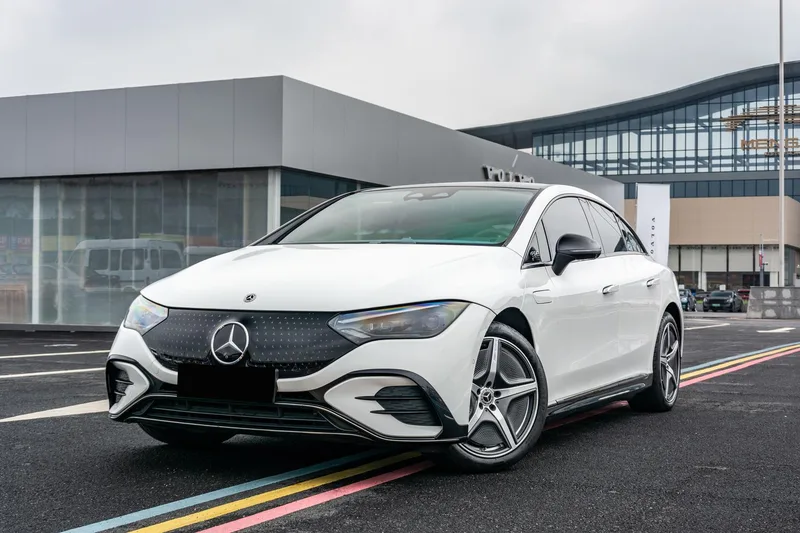 Mercedes-Benz EQE 2022 EQE 350 Luxury Edition exterior photo 1 Mercedes-Benz EQE 2022 EQE 350 Luxury Edition exterior photo 1