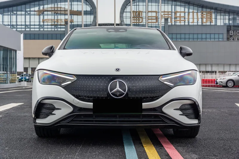 Mercedes-Benz EQE 2022 EQE 350 Luxury Edition exterior photo 2 Mercedes-Benz EQE 2022 EQE 350 Luxury Edition exterior photo 2