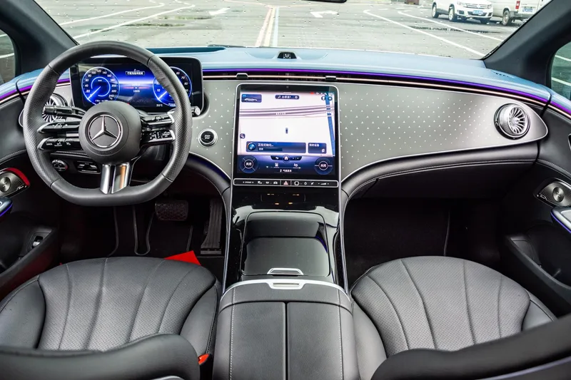Mercedes-Benz EQE 2022 EQE 350 Luxury Edition interior photo 11 Mercedes-Benz EQE 2022 EQE 350 Luxury Edition interior photo 11