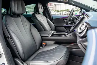 Mercedes-Benz EQE 2022 EQE 350 Luxury Edition interior photo 12 Mercedes-Benz EQE 2022 EQE 350 Luxury Edition interior photo 12