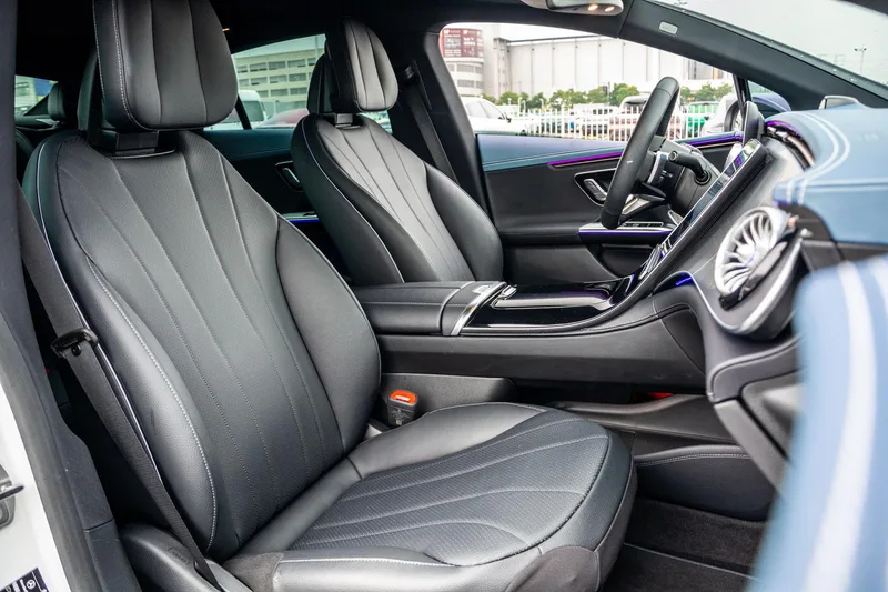 Mercedes-Benz EQE 2022 EQE 350 Luxury Edition interior photo 12 Mercedes-Benz EQE 2022 EQE 350 Luxury Edition interior photo 12