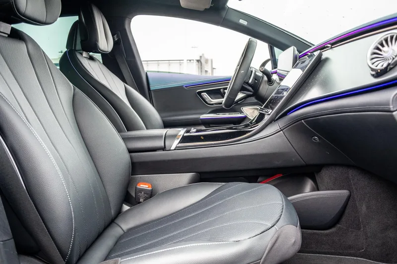 Mercedes-Benz EQE 2022 EQE 350 Luxury Edition interior photo 13 Mercedes-Benz EQE 2022 EQE 350 Luxury Edition interior photo 13