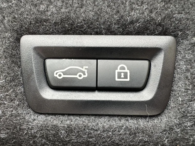 BMW 5 Series 2021 Restyling 530Li Premium Class M Sports suit interior photo 14 BMW 5 Series 2021 Restyling 530Li Premium Class M Sports suit interior photo 14