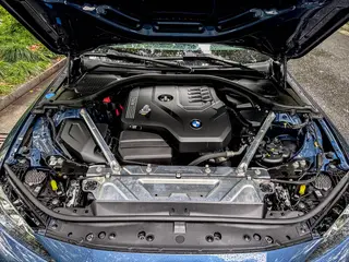 BMW 4 Series 2022 425i M Sports suit interior photo 15 BMW 4 Series 2022 425i M Sports suit interior photo 15