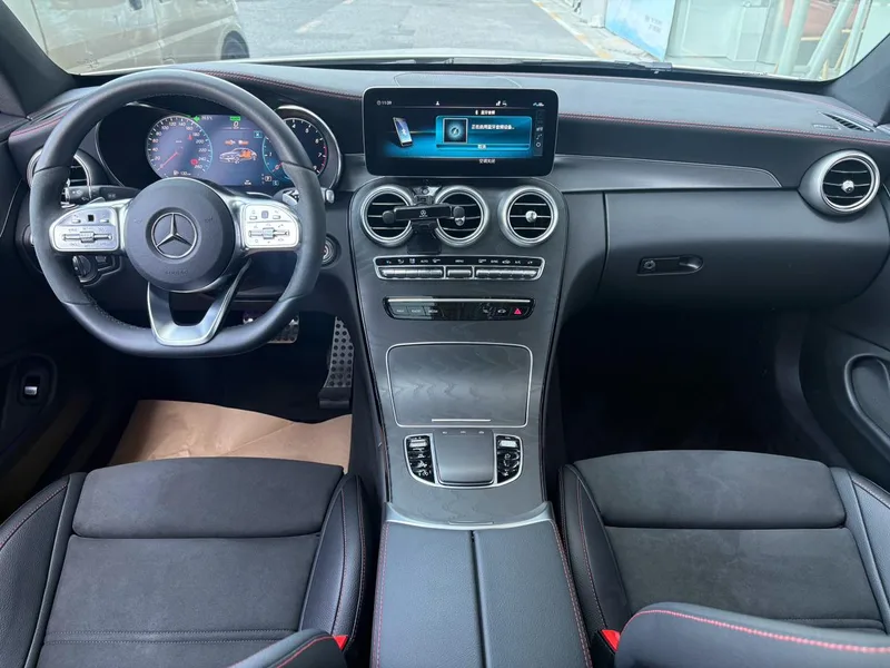 Mercedes-Benz C-Class 2023 C 260 Coupé extérieur photo 3 Mercedes-Benz C-Class 2023 C 260 Coupé extérieur photo 3