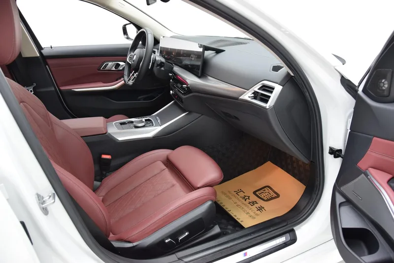 BMW 3 Series 2025 330Li M Sports Night Suit interior photo 19 BMW 3 Series 2025 330Li M Sports Night Suit interior photo 19