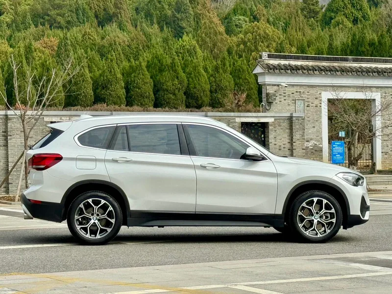 BMW X1 2022 sDrive25Li Leading Type exterior photo 4 BMW X1 2022 sDrive25Li Leading Type exterior photo 4