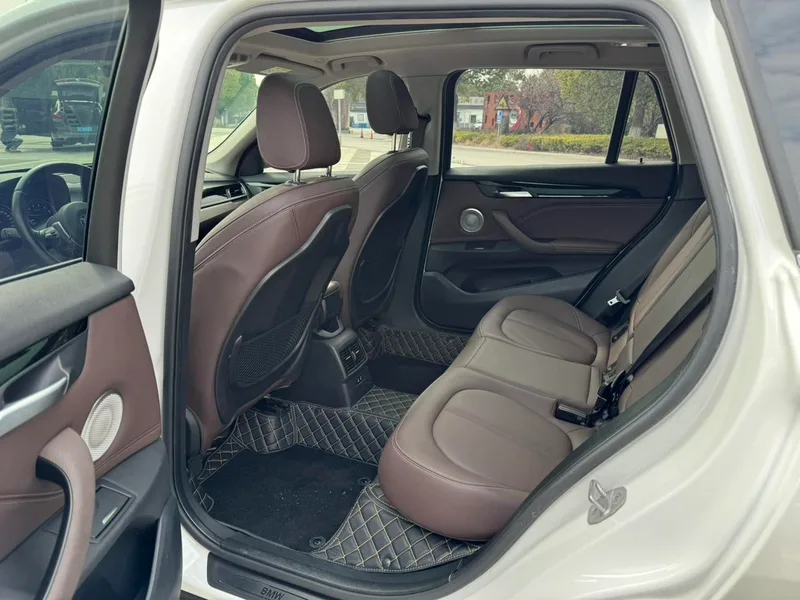 BMW X1 2022 sDrive25Li Leading Type interior photo 12 BMW X1 2022 sDrive25Li Leading Type interior photo 12