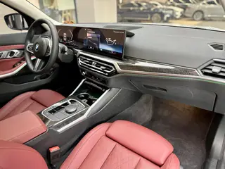 BMW 3 Series 2023 325Li M Sports suit interior photo 9 BMW 3 Series 2023 325Li M Sports suit interior photo 9