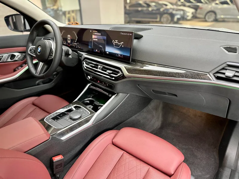 BMW 3 Series 2023 325Li M Sports suit interior photo 9 BMW 3 Series 2023 325Li M Sports suit interior photo 9