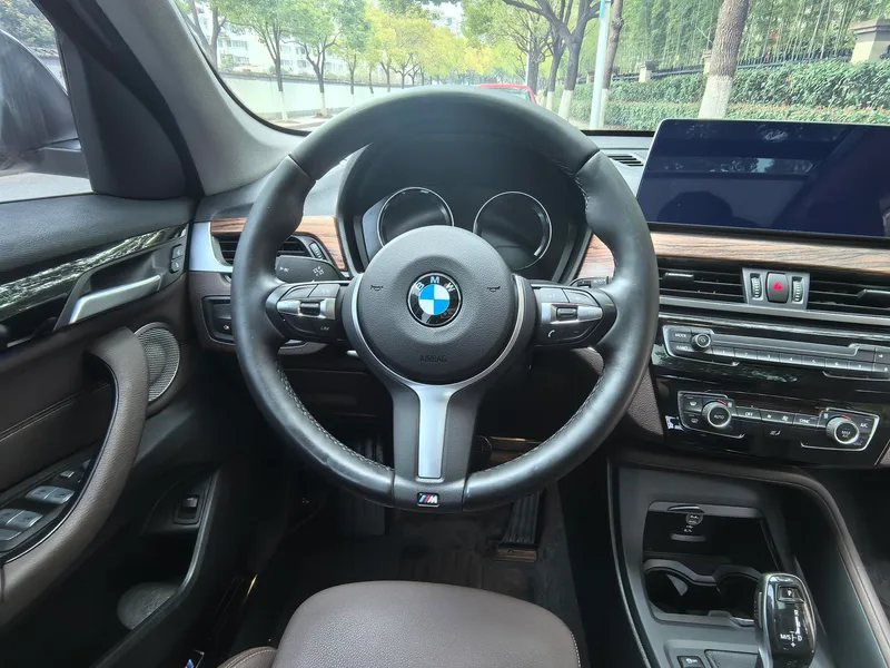BMW X1 2022 sDrive25Li Leader intérieur photo 9 BMW X1 2022 sDrive25Li Leader intérieur photo 9