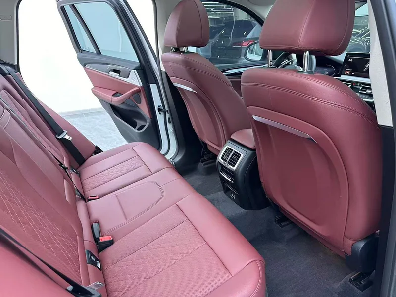 BMW X3 2022 xDrive25i M Sports suit interior photo 9 BMW X3 2022 xDrive25i M Sports suit interior photo 9