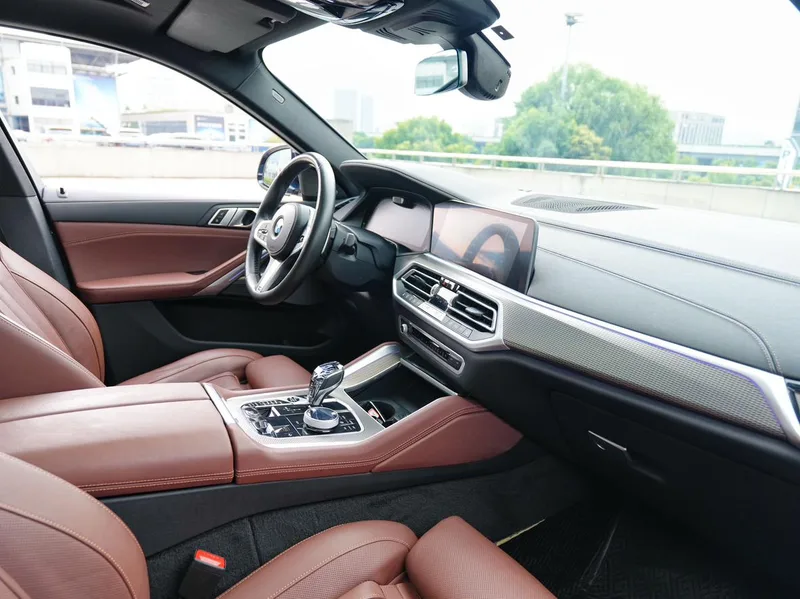 BMW X6 2021 xDrive40i Premium Class M Sports suit interior photo 9 BMW X6 2021 xDrive40i Premium Class M Sports suit interior photo 9