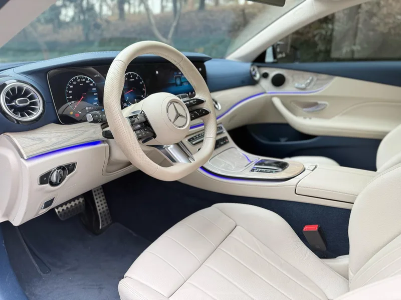 Mercedes-Benz E-Class (Imported) 2023 E 260 Coupé intérieur photo 8 Mercedes-Benz E-Class (Imported) 2023 E 260 Coupé intérieur photo 8