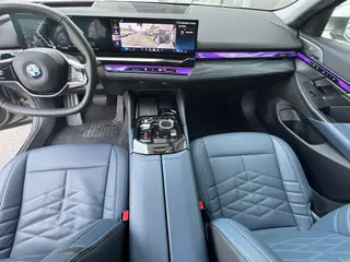 BMW 5 Series 2024 530Li Premium Class Luxury Set interior photo 10 BMW 5 Series 2024 530Li Premium Class Luxury Set interior photo 10