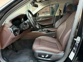 BMW 5 Series 2022 525Li Ensemble de luxe intérieur photo 11 BMW 5 Series 2022 525Li Ensemble de luxe intérieur photo 11