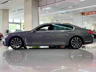 BMW 7 Series 2021 740Li Leader M Ensemble de sport extérieur photo 3 BMW 7 Series 2021 740Li Leader M Ensemble de sport extérieur photo 3