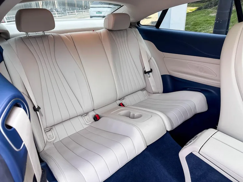 Mercedes-Benz E-Class (Imported) 2023 E 260 Coupé intérieur photo 16 Mercedes-Benz E-Class (Imported) 2023 E 260 Coupé intérieur photo 16