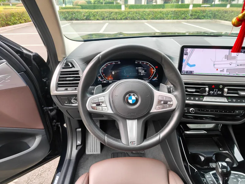 BMW X3 2023 xDrive30i Leading Type M Obsidian Night Suit interior photo 14 BMW X3 2023 xDrive30i Leading Type M Obsidian Night Suit interior photo 14