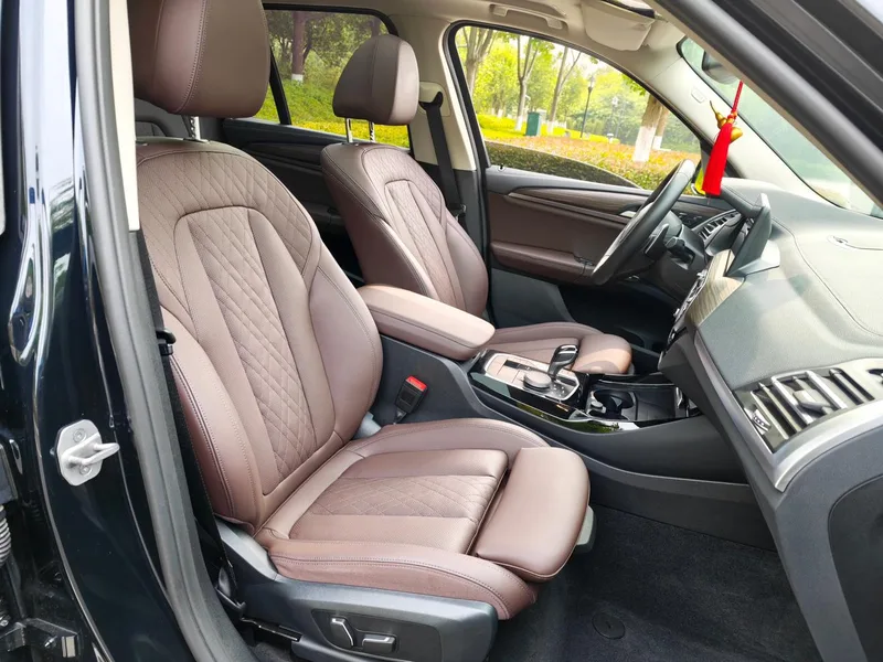 BMW X3 2023 xDrive30i Leading Type M Obsidian Night Suit interior photo 18 BMW X3 2023 xDrive30i Leading Type M Obsidian Night Suit interior photo 18
