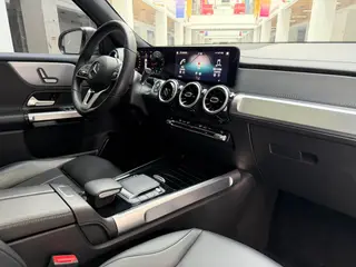 Mercedes-Benz GLB 2022 Restyling GLB 200 Dynamic interior photo 19