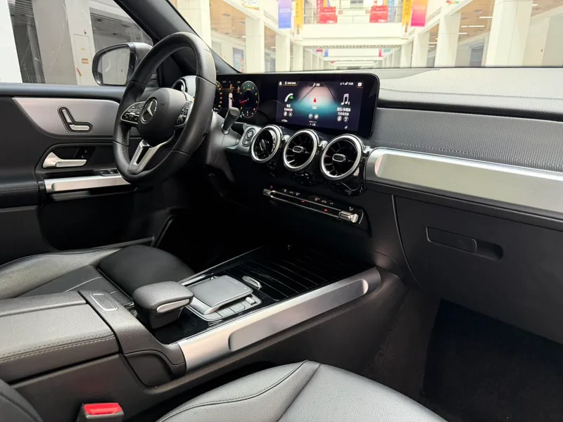 Mercedes-Benz GLB 2022 Restyling GLB 200 Dynamic interior photo 19