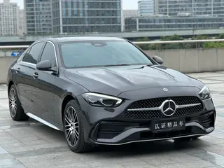Mercedes-Benz C-Class 2022 C 260 L Versión deportiva exterior foto 3 Mercedes-Benz C-Class 2022 C 260 L Versión deportiva exterior foto 3