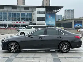 Mercedes-Benz C-Class 2022 C 260 L Versión deportiva exterior foto 7 Mercedes-Benz C-Class 2022 C 260 L Versión deportiva exterior foto 7