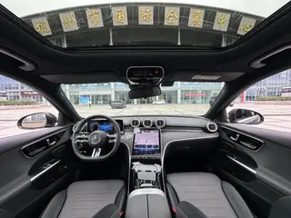 Mercedes-Benz C-Class 2022 C 260 L Versión deportiva interior foto 11 Mercedes-Benz C-Class 2022 C 260 L Versión deportiva interior foto 11