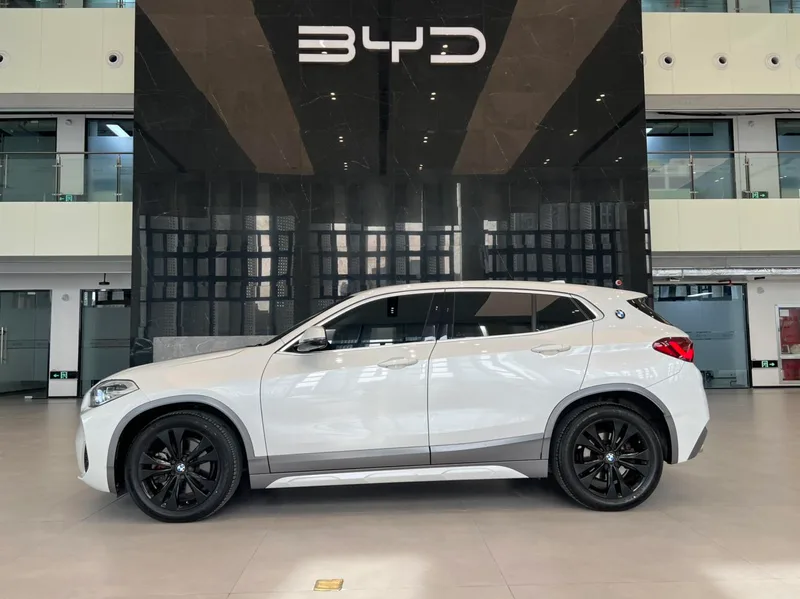 BMW X2 2021 Restyling sDrive25i M Off-road suit exterior photo 2 BMW X2 2021 Restyling sDrive25i M Off-road suit exterior photo 2