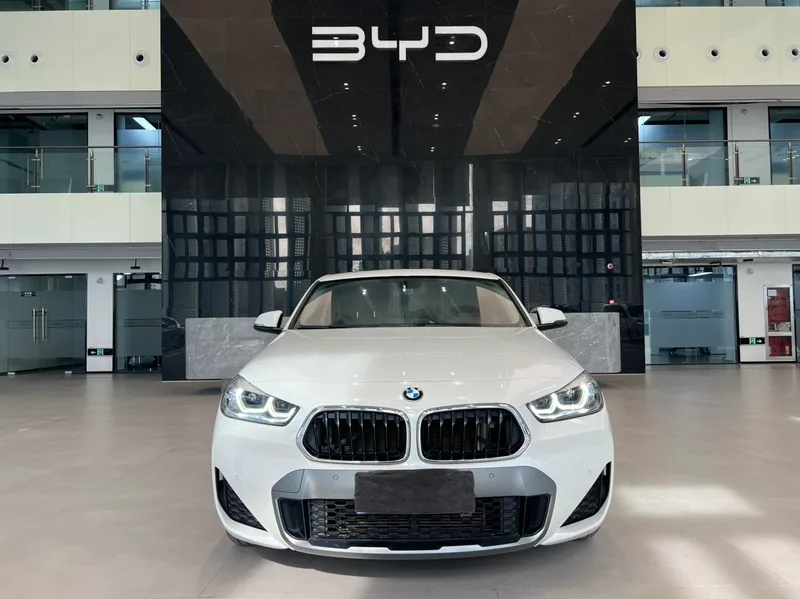 BMW X2 2021 Restyling sDrive25i M Off-road suit exterior photo 3 BMW X2 2021 Restyling sDrive25i M Off-road suit exterior photo 3