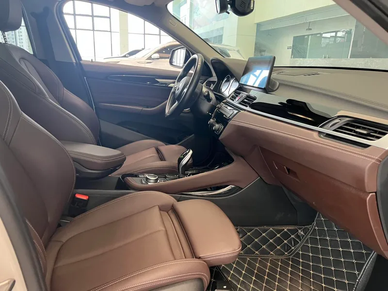 BMW X2 2021 Restyling sDrive25i M Off-road suit exterior photo 8 BMW X2 2021 Restyling sDrive25i M Off-road suit exterior photo 8