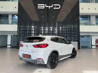 BMW X2 2021 Restyling sDrive25i M Off-road suit interior photo 17 BMW X2 2021 Restyling sDrive25i M Off-road suit interior photo 17